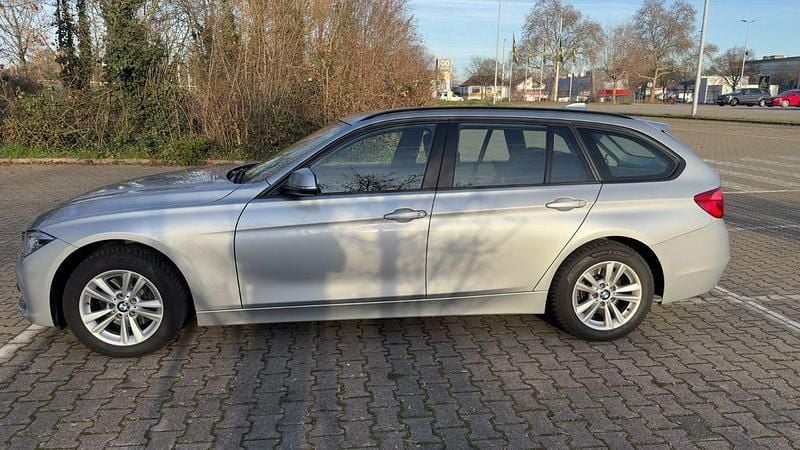 Gebraucht BMW 320 190 PS (139 kW) 2019 Grau Kombi