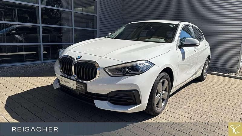Alpinweiß uni Gebraucht 2024 BMW 118 Advantage Kleinwagen | 20.990 € (Fairer Preis) - Bild 1/4