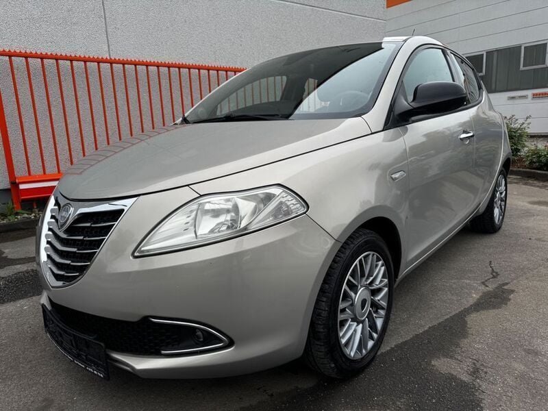 Beige Gebraucht 2012 Lancia Ypsilon Gold Kleinwagen | 4.990 € (Fairer Preis) - Bild 1/4