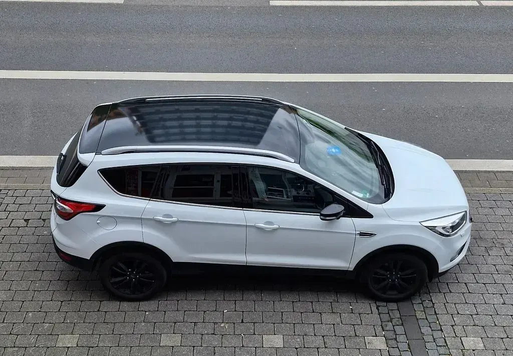 Usado Ford Kuga Cool & Connect 150 HP (110 kW) 2019 Branco SUV