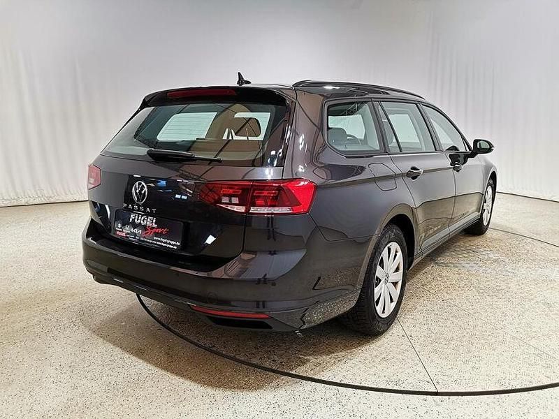 Gebraucht VW Passat Conceptline 150 PS (110 kW) 2022 Mangangrau metallic Kombi