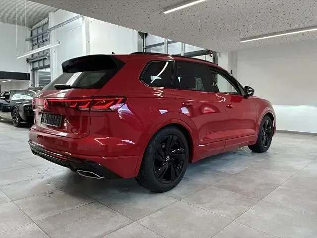 Gebraucht VW Touareg Edition 286 PS (210 kW) 2026 Chili red SUV