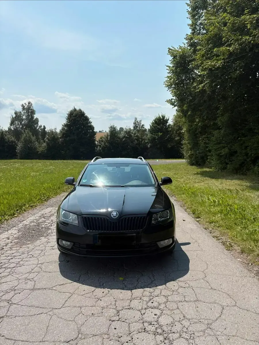 Gebraucht Skoda Superb 170 PS (125 kW) 2013 Schwarz Kombi