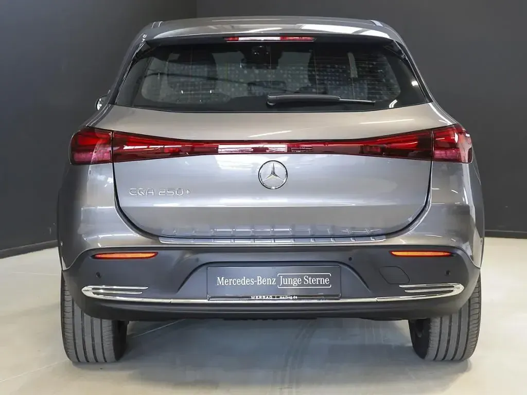 Gebraucht Mercedes EQA250+ Progressive 139 kW (190 PS) 2025 Mountaingrau metallic SUV