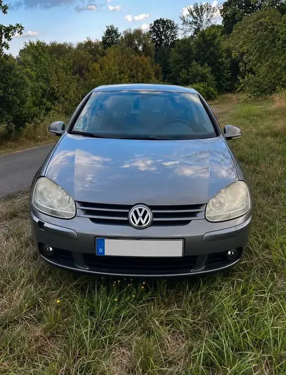Gebraucht VW Golf V Trendline 140 PS (102 kW) 2008 Grau Limousine