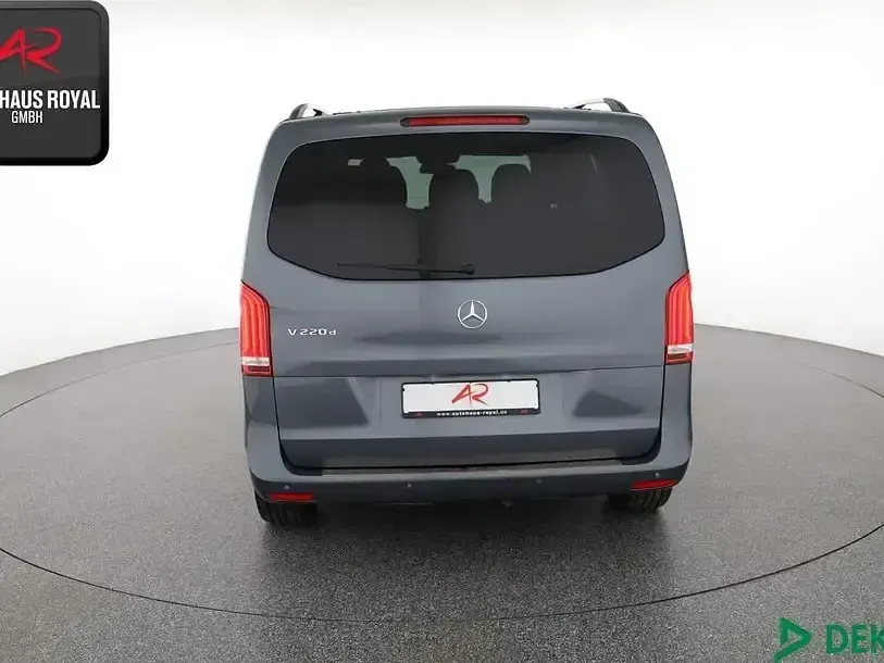 Gebraucht Mercedes V220 Sport 163 PS (119 kW) 2016 Grau Van / Kleinbus
