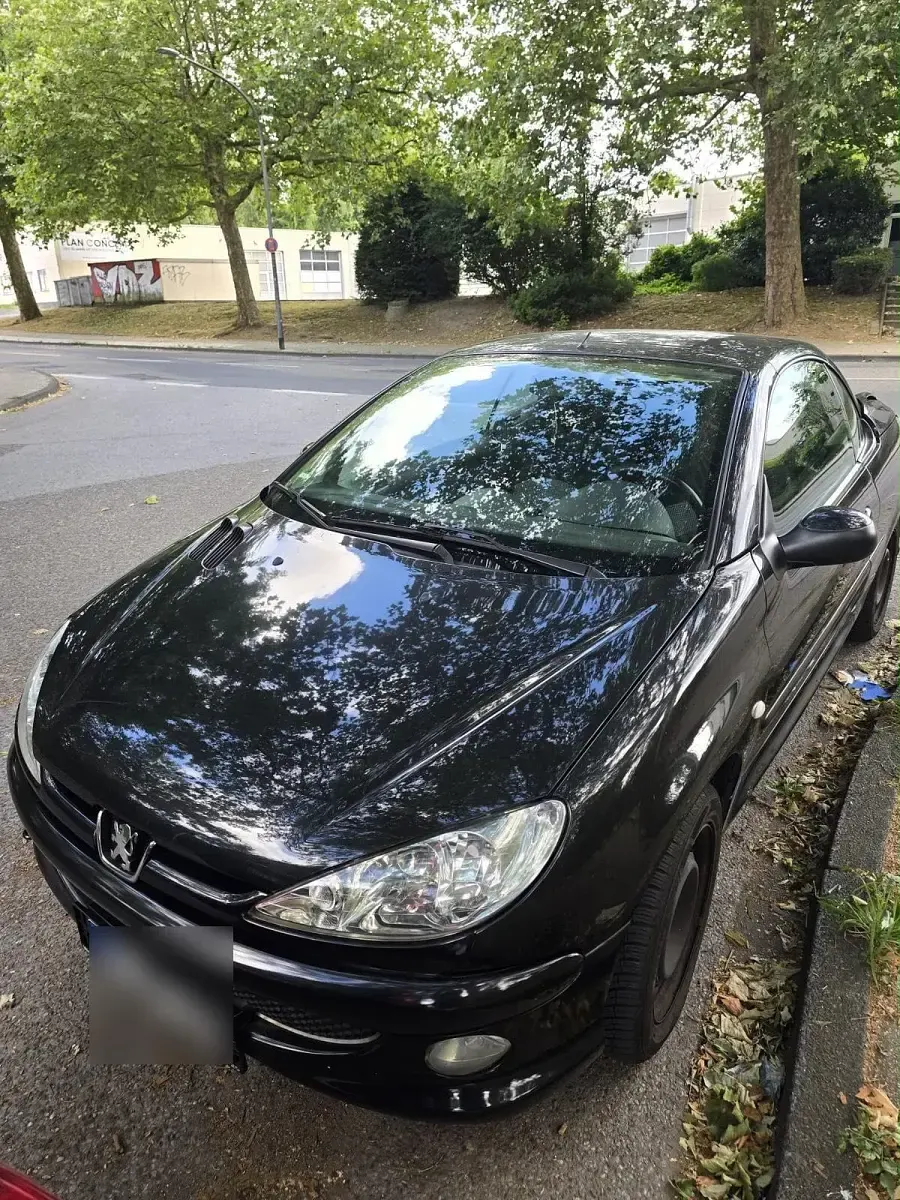 Gebraucht Peugeot 206 CC 109 PS (80 kW) 2004 Schwarz Cabrio