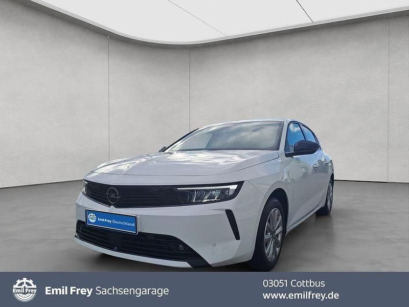 Weiß Gebraucht 2024 Opel Astra Elegance Limousine | 18.940 € (Superpreis) - Bild 1/4