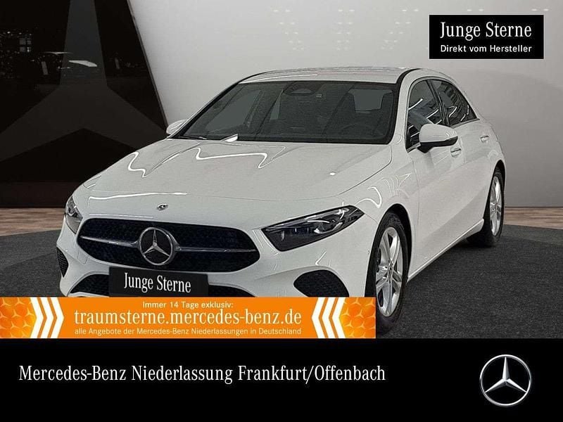 Weiß Gebraucht 2024 Mercedes A200 Progressive Limousine | 30.490 € (Fairer Preis) - Bild 1/3