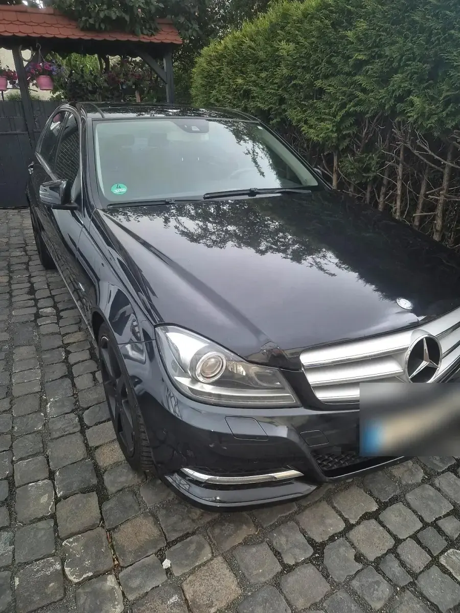 Gebraucht Mercedes C180 156 PS (114 kW) 2012 Schwarz Limousine
