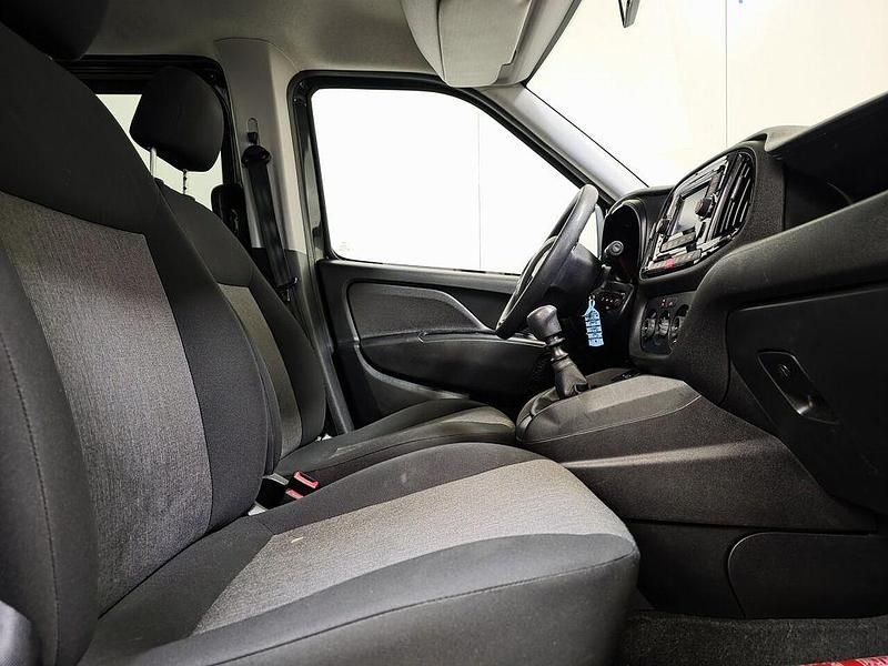 Gebraucht Fiat Doblò 95 PS (69 kW) 2019 Schwarz Van / Kleinbus