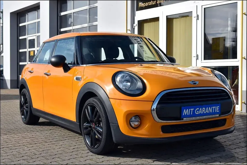 Used Mini ONE 75 HP (55 kW) 2016 Orange Hatchback