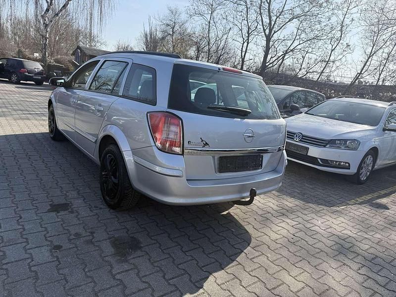 Gebraucht Opel Astra Edition 140 PS (102 kW) 2006 Starsilber iii m2 Kombi