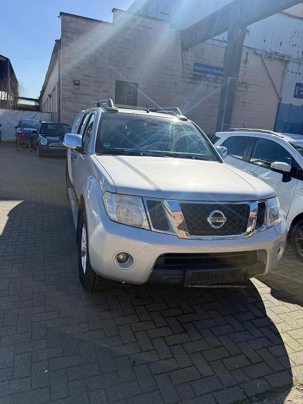 Gebraucht Nissan Navara 190 PS (139 kW) 2012 Silber Pickup