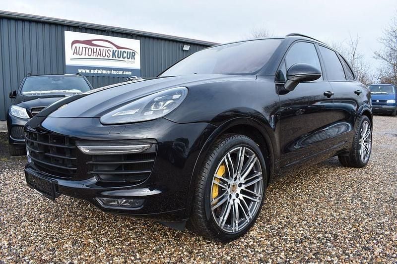 Tiefschwarz Gebraucht 2014 Porsche Cayenne Turbo Sport SUV | 38.995 € (Guter Preis) - Bild 1/4