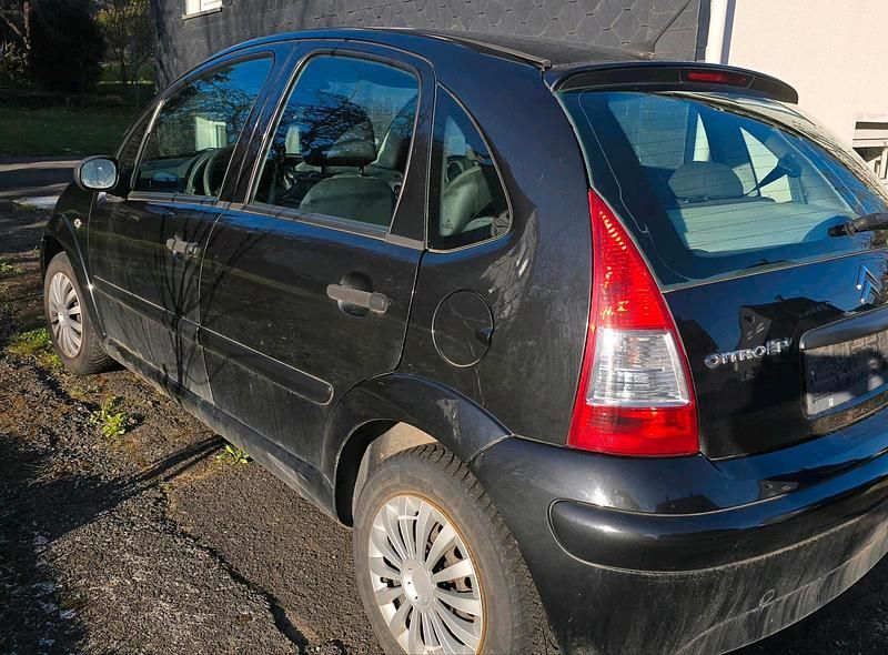 Gebraucht Citroën C3 54 PS (39 kW) 2009 Schwarz Kleinwagen