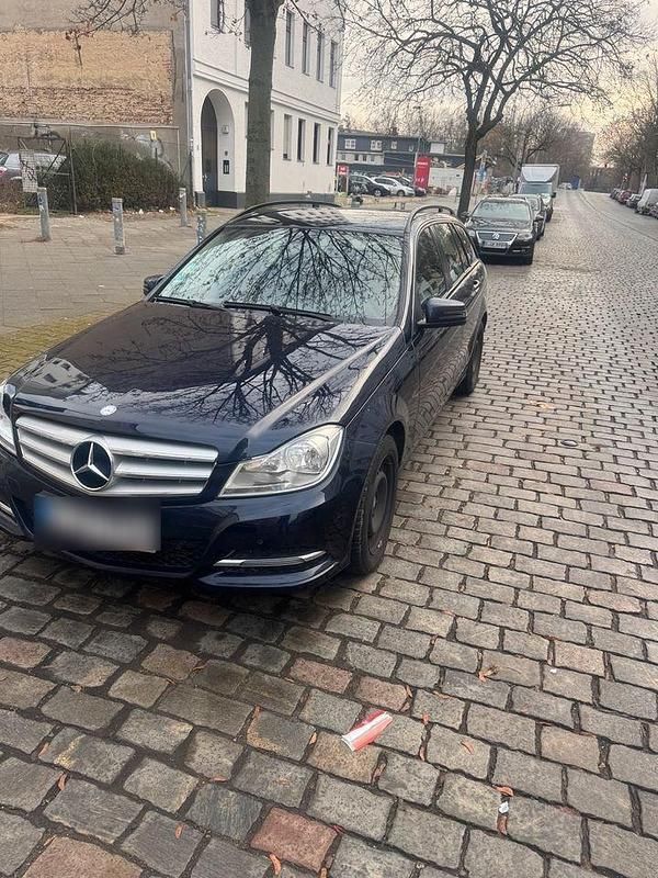 Blau Gebraucht 2012 Mercedes C200 Kombi | 12.200 € (Fairer Preis) - Bild 1/4