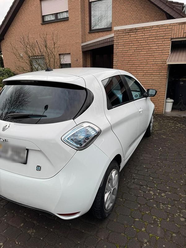 Gebraucht Renault Zoe 42 kW (58 PS) 2014 Weiß Kleinwagen
