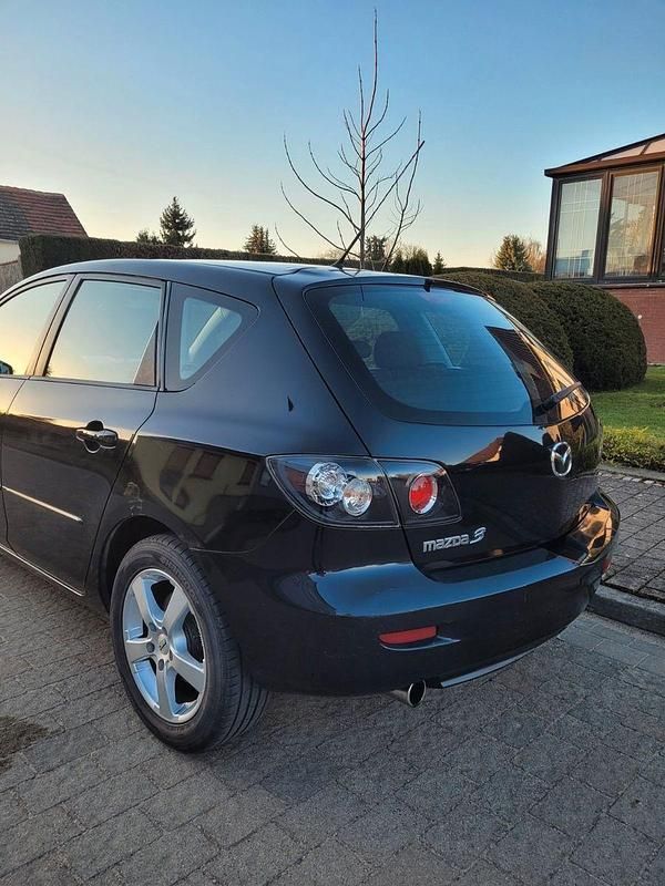 Second-hand Mazda 3 Active 150 CP (110 kW) 2007 Negru Berlinǎ