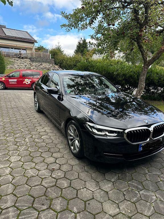 Gebraucht BMW 520 Performance 190 PS (139 kW) 2022 Schwarz Limousine