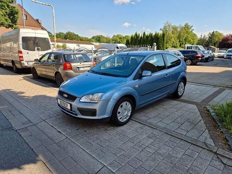 Blau Gebraucht 2006 Ford Focus Fun X Limousine | 2.990 € (Fairer Preis) - Bild 1/4