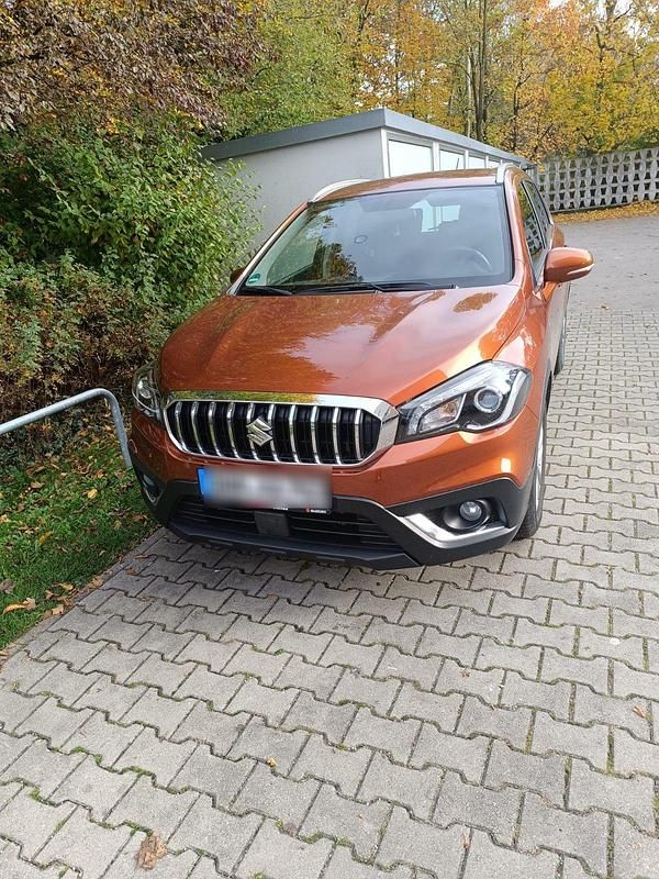 Braun Gebraucht 2018 Suzuki SX4 S-Cross SUV | 14.290 € - Bild 1/4