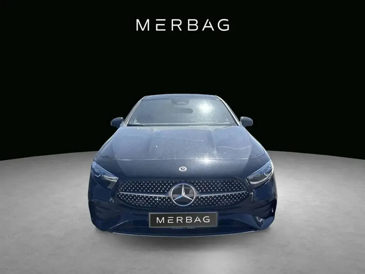 Gebraucht Mercedes A180 AMG 136 PS (100 kW) 2025 Schwarz Limousine