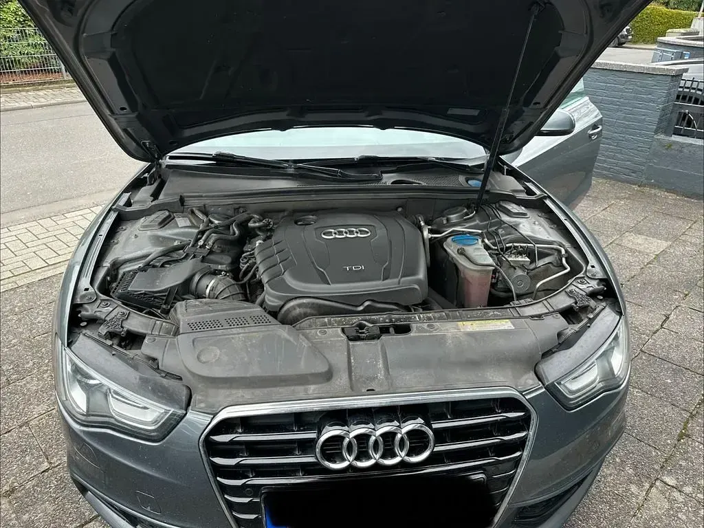 Gebraucht Audi A5 Cabriolet Sport 177 PS (130 kW) 2014 Grau Cabrio