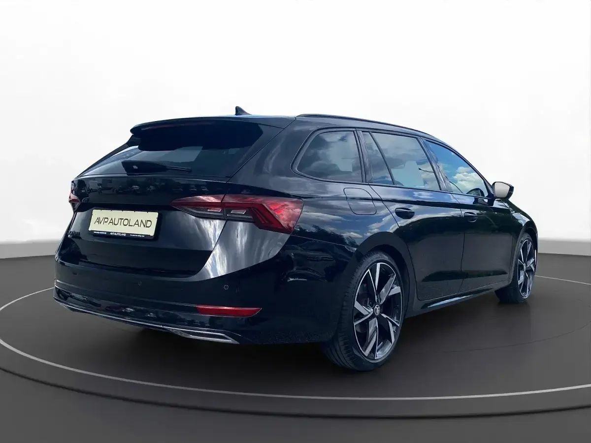 Gebraucht Skoda Octavia SportLine 190 PS (139 kW) 2022 Schwarzmagic perleffekt Kombi