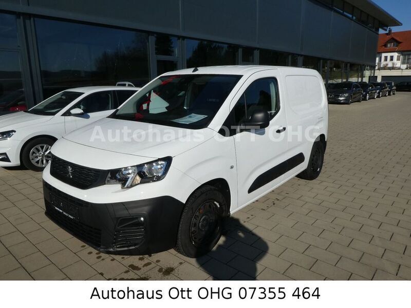 Gebraucht Peugeot Partner 110 PS (80 kW) 2020 Weiß Van / Kleinbus