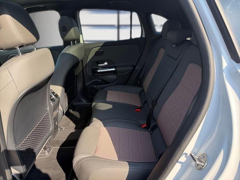 Gebraucht Mercedes EQA300 167 kW (228 PS) 2022 Weiß SUV