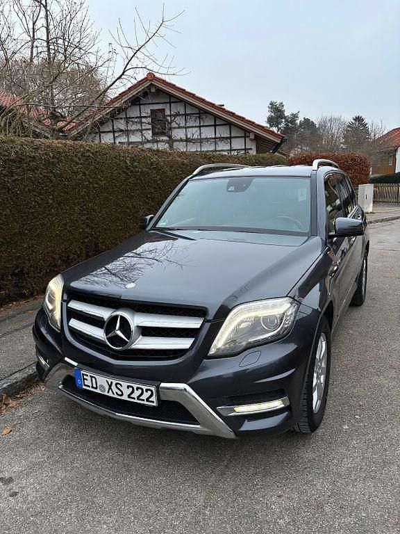 Grau Gebraucht 2014 Mercedes GLK250 AMG SUV | 14.800 € (Fairer Preis) - Bild 1/4