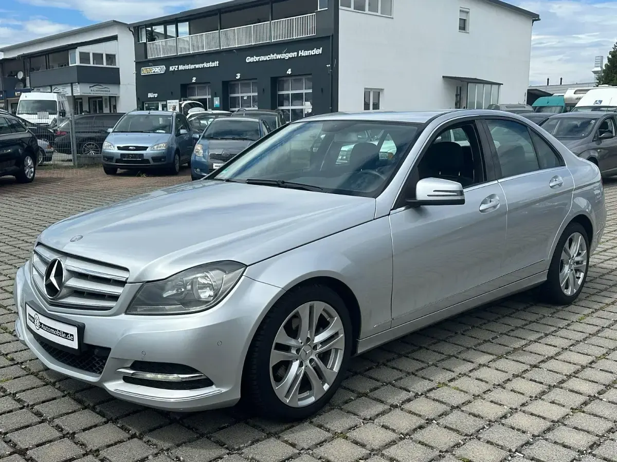 Gebraucht Mercedes C180 Avantgarde 156 PS (114 kW) 2012 Silber Limousine