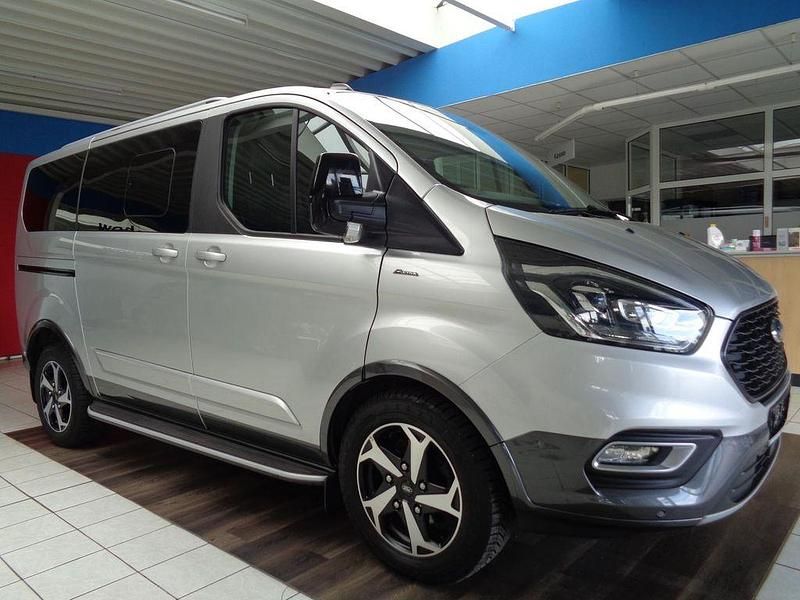 Polarsilber metallic Gebraucht 2021 Ford Tourneo Active Van / Kleinbus | 33.490 € (Fairer Preis) - Bild 1/4