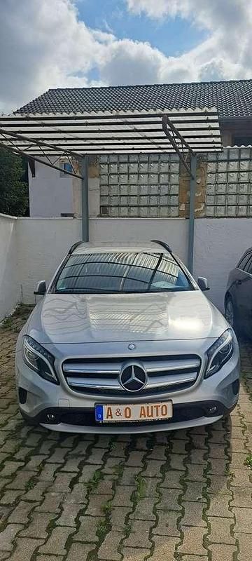 Gebraucht Mercedes GLA200 Style 156 PS (114 kW) 2015 Silber SUV