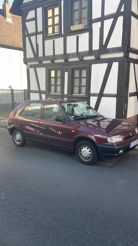Rot Gebraucht 1996 Skoda Felicia Kleinwagen | 799 € - Bild 1/3