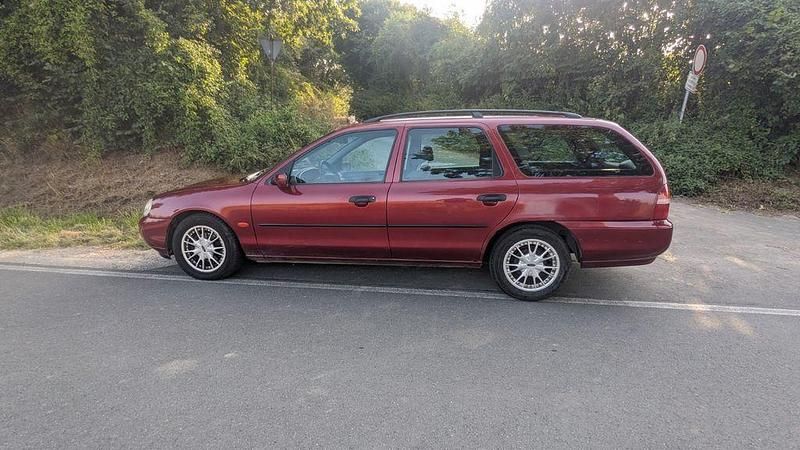 Rot Gebraucht 1998 Ford Mondeo Kombi | 950 € (Fairer Preis) - Bild 1/4