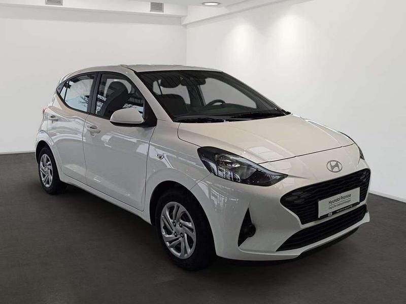 Gebraucht Hyundai i10 Select 63 PS (46 kW) 2026 Atlas white Kleinwagen