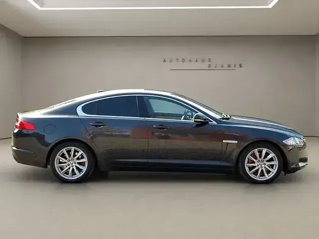 Gebraucht Jaguar XF 404 PS (297 kW) 2011 Grau Limousine
