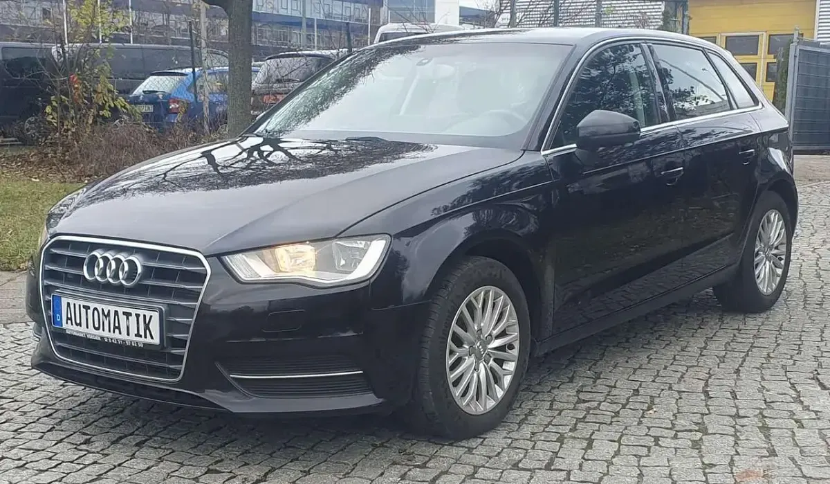 Używany Audi A3 Ambiente 179 KM (131 kW) 2014 Czarny Sedan/Limuzyna
