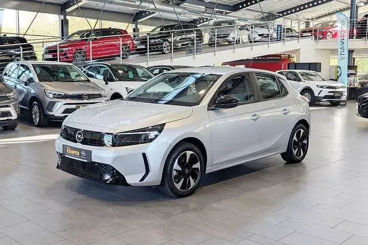 Usata Opel Corsa-e 100 kW (136 CV) 2023 Argento Utilitaria