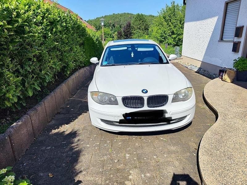 Gebraucht BMW 116 122 PS (89 kW) 2008 Weiß Kleinwagen