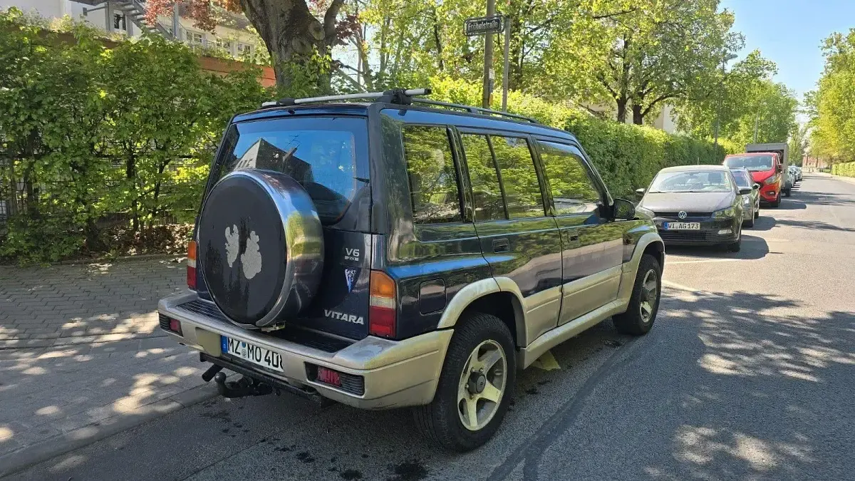 Używany Suzuki Vitara 136 KM (100 kW) 1995 Niebieski SUV
