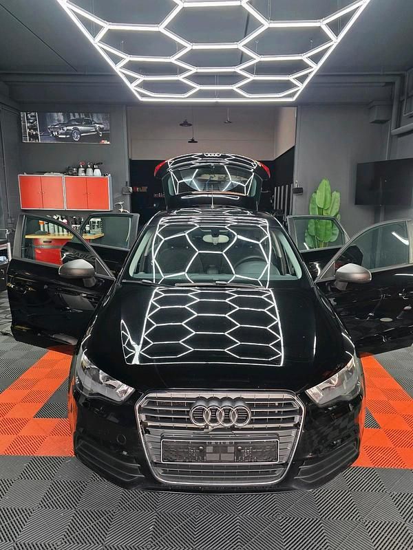 Gebraucht Audi A1 86 PS (63 kW) 2012 Schwarz Kleinwagen