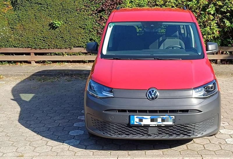 Gebraucht VW Caddy 75 PS (55 kW) 2022 Rot Van / Kleinbus
