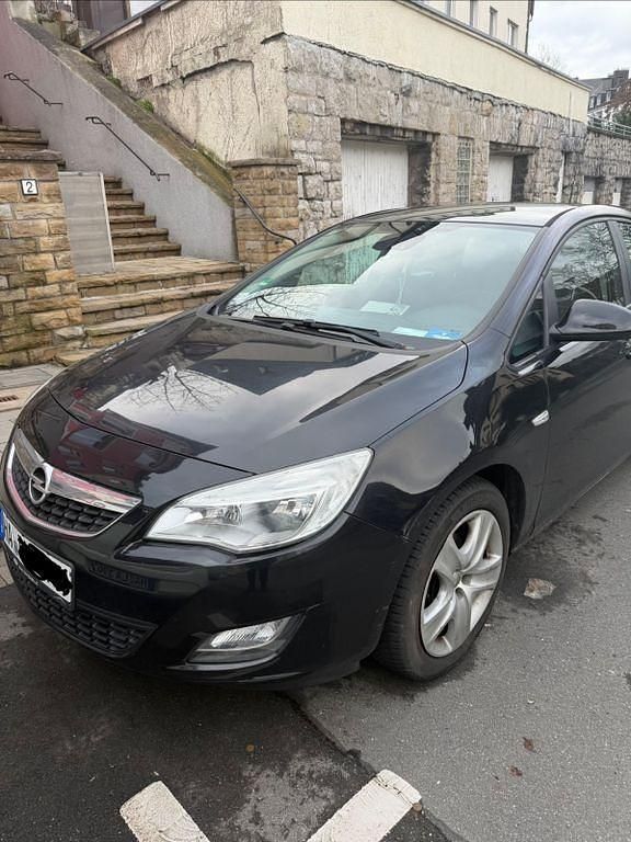 Gebraucht Opel Astra Selection 116 PS (85 kW) 2010 Schwarz Limousine