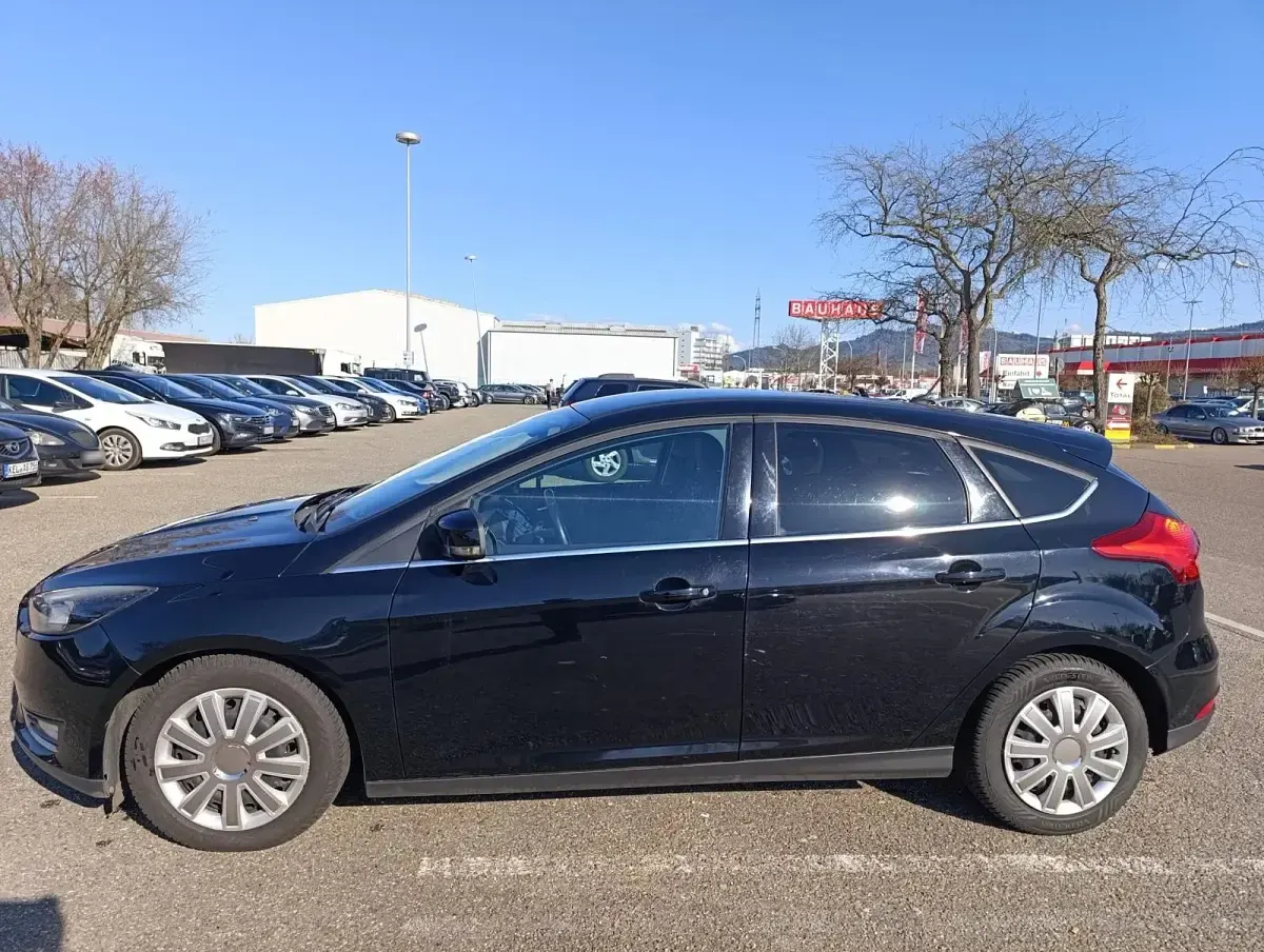 Używany Ford Focus Titanium 125 KM (91 kW) 2015 Czarny Sedan/Limuzyna