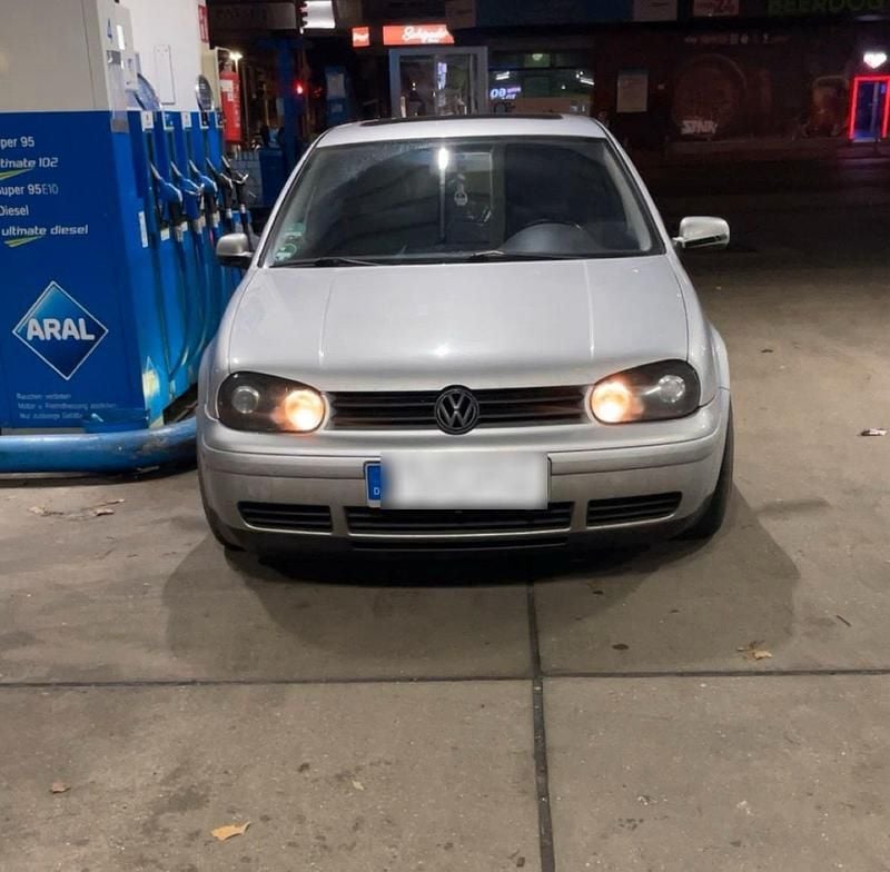 Silber Gebraucht 2002 VW Golf IV | 3.300 € (Teuer) - Bild 1/4