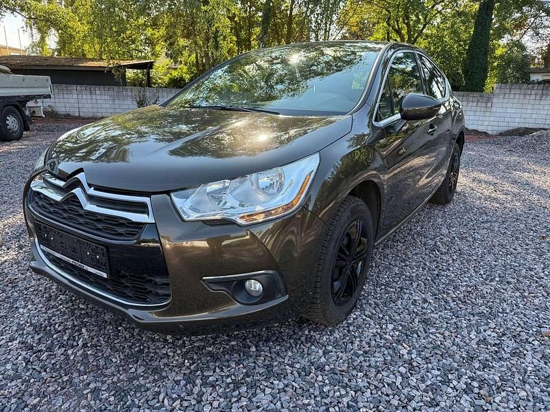 Braun Gebraucht 2013 Citroën DS4 So Chic Kleinwagen | 6.990 € (Etwas zu teuer) - Bild 1/4