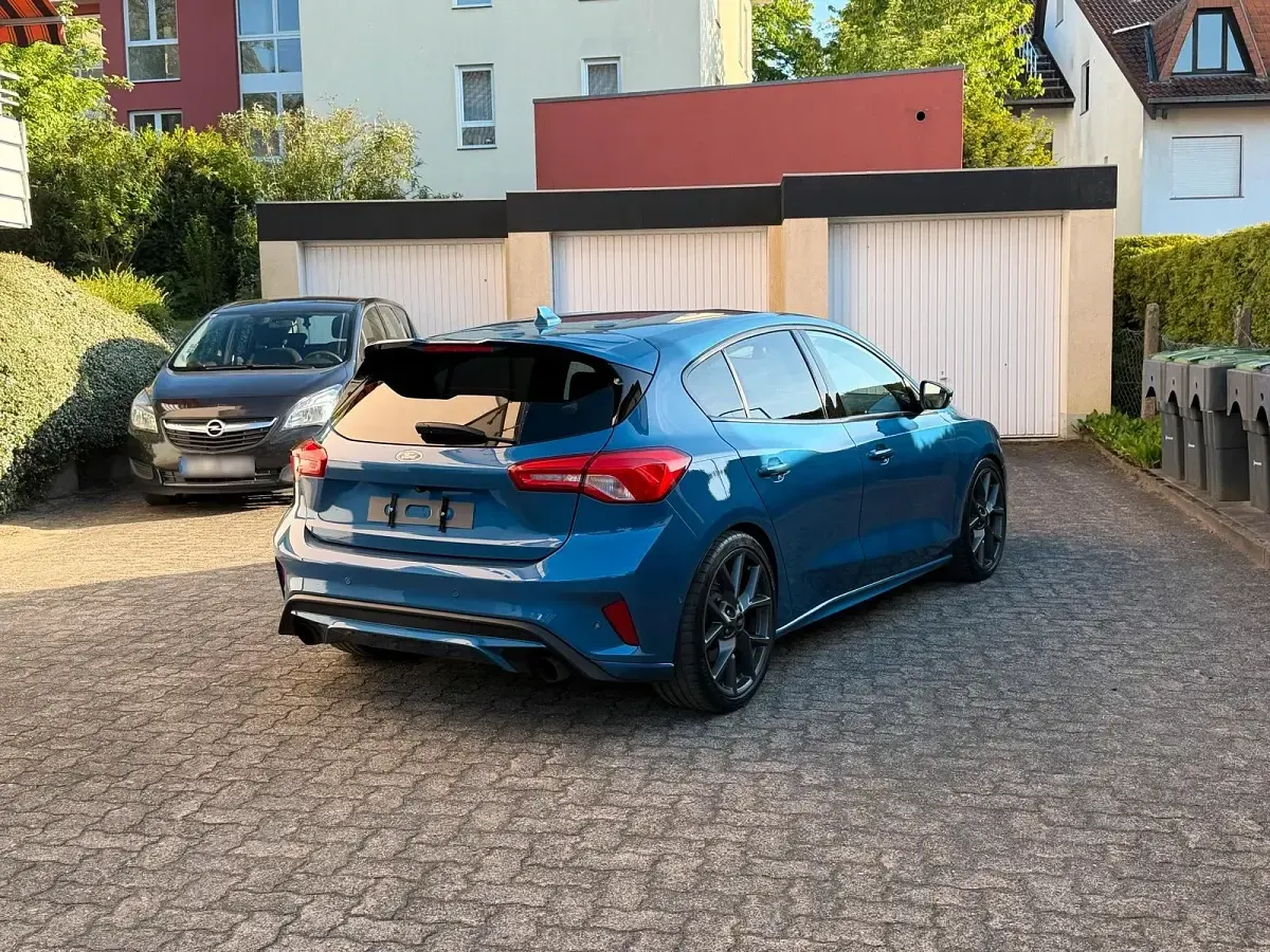 Gebraucht Ford Focus ST 280 PS (205 kW) 2020 Blau Limousine